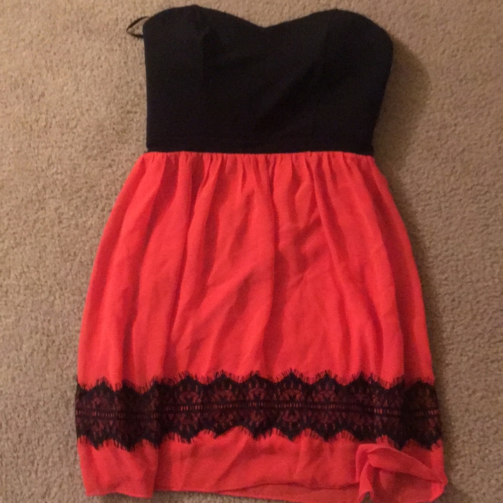 Strapless dress